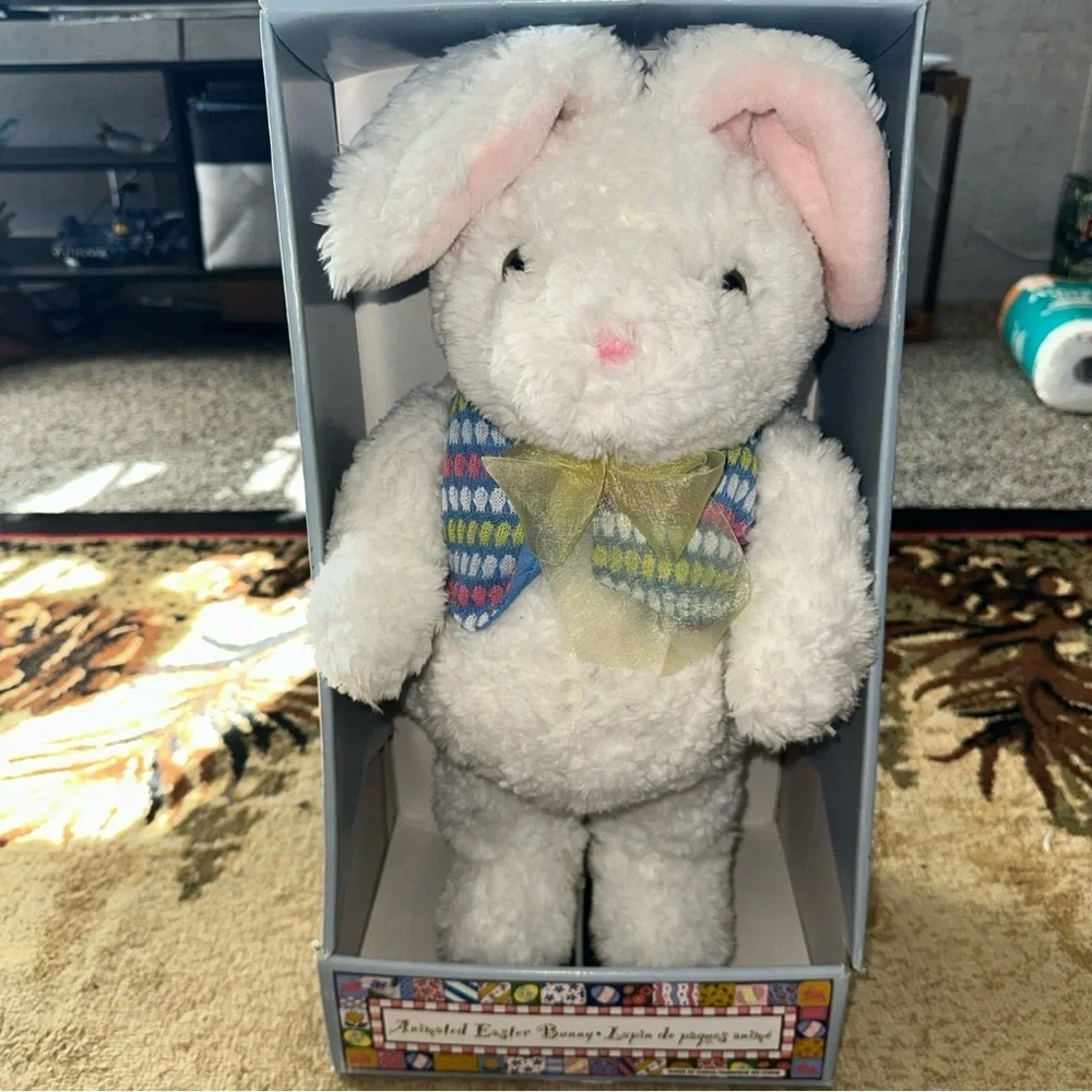 1988 Chrisha Creation Playful Plush Hip Swing Animated Easter Bunny 19